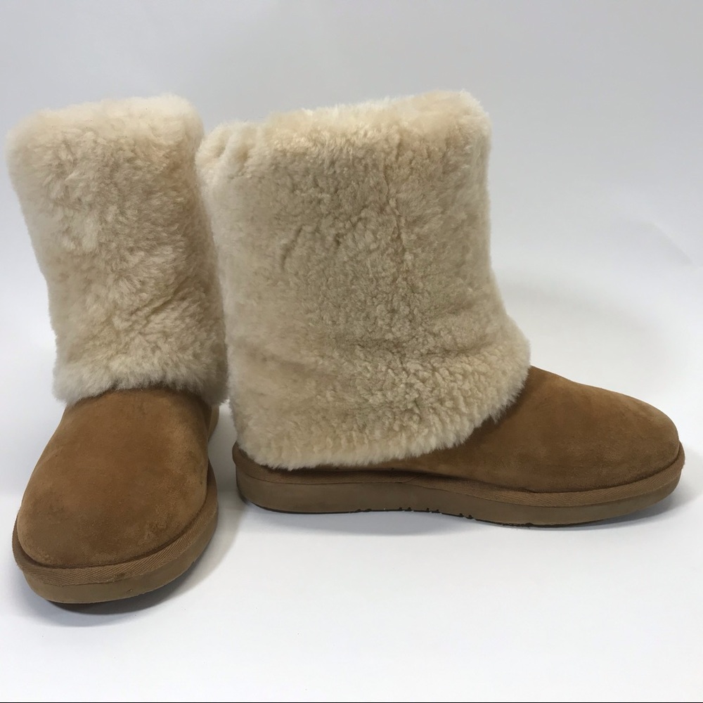 UGG Fixed sheepskin boots. Size 9